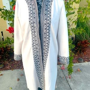 NWT Never worn, brand tag attached, Springtime long, lightweight coat